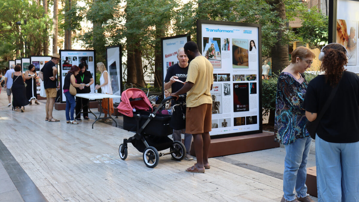 Imatge exposició AFEM Torrent - Transfromem en Xarxa